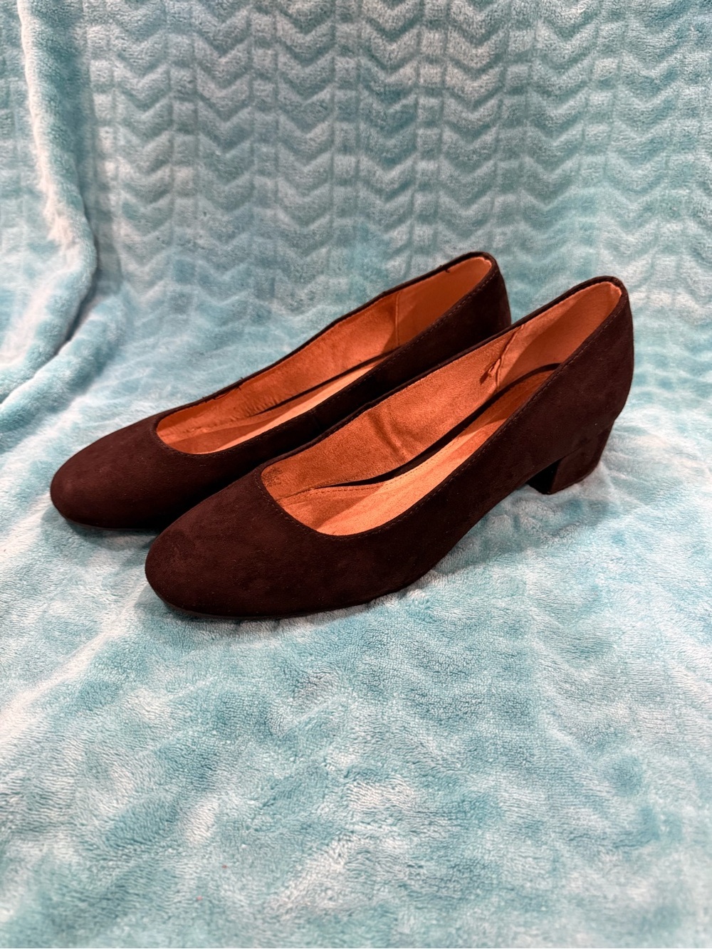 Old Navy Classic Women's Black Suede Low Heel Pumps, Women’s Size 9.5